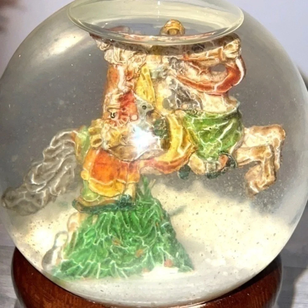 Vintage Handcrafted Silvestri “O Tannenbaum” Musical Snow Globe
